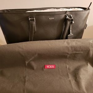 Tumi leather purse